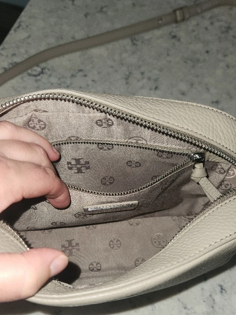 Tory Burch compact pebbled